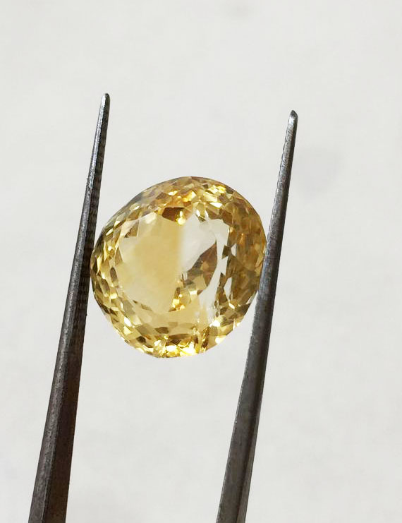 12.22 ratti (11.00 ct) Natural Certified Sunela (Citrine)